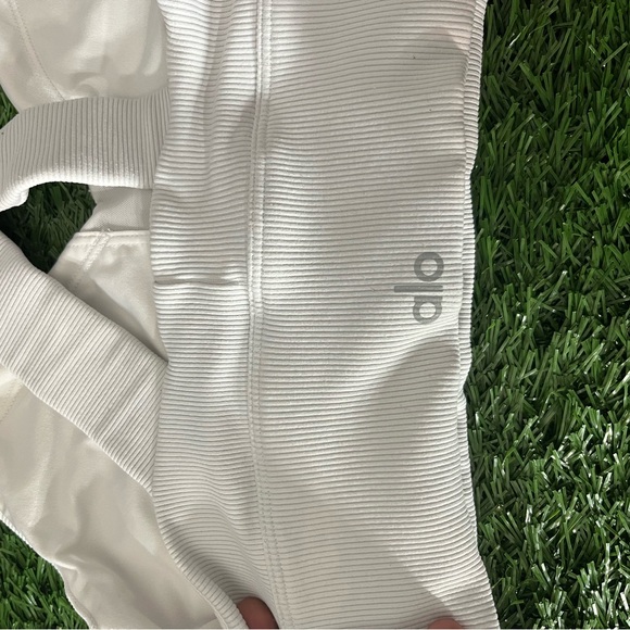 ALO Yoga White Ribbed Sports Bra - Picture 4 of 4